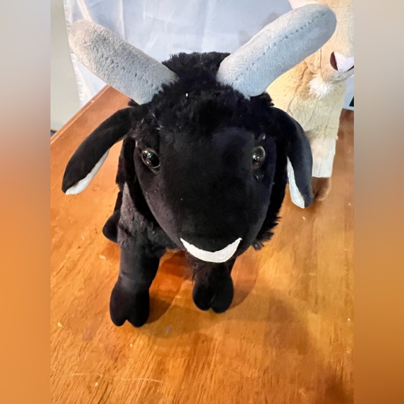 Stuffed goats - Picture 2 of 10